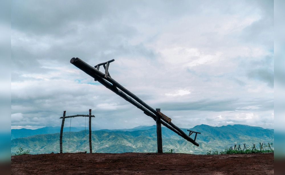 Surviving Volatility: How Investors Can Stay Calm, Avoid Emotional Decisions, and Build Wealth Through Market Cycles